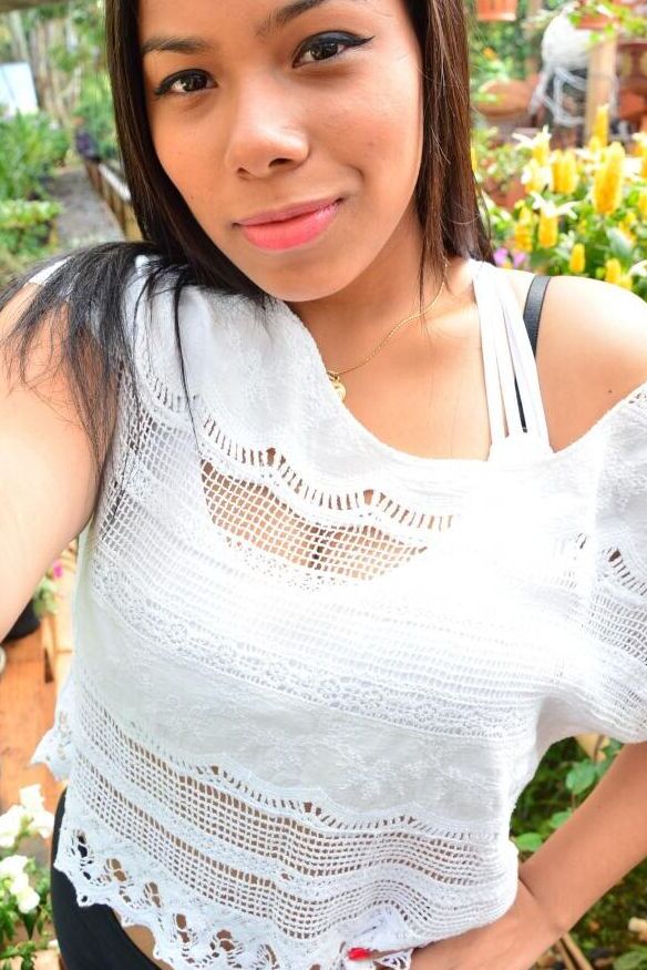 21P Gorgeous Colombian Andrea Flores shows off her perky tits & round booty