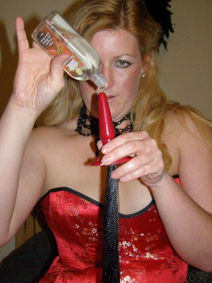 16P MILFBig AssVereinigtes KönigreichReifeSchlankBlondinenSoloStripteaseHigh