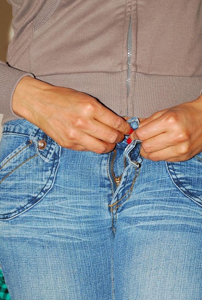 17P Joven enfermera amateur India masajea sus grandes tetas perfectas en casa