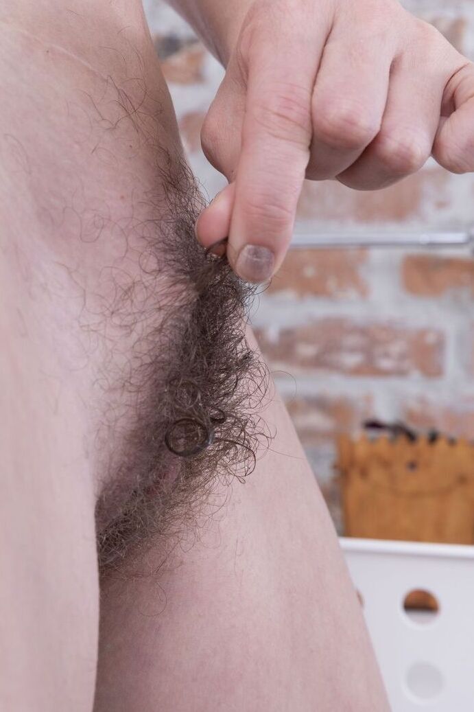 21P Hübsche Brünette Fox Crafty zeigt sich