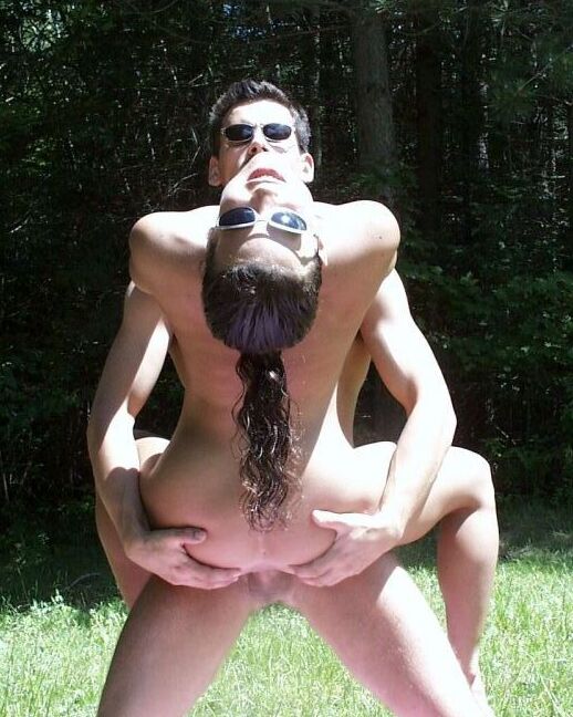 16P Nasty Adam et Eve Adam et Eve ayant des relations sexuelles en plein air