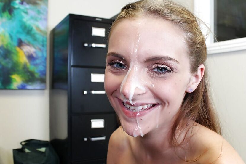 16P La superbe teen amateur Kennedy Nash baise lors de son premier casting porno