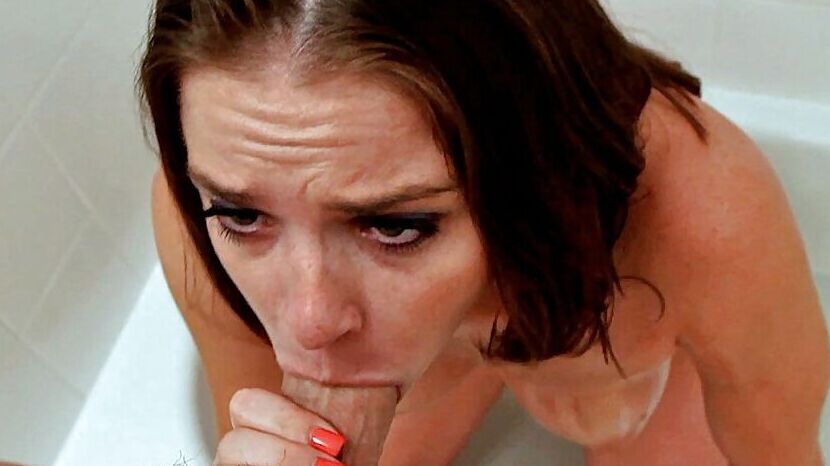16P Jolie amatrice brune suce une grosse bite et se fait facialiser