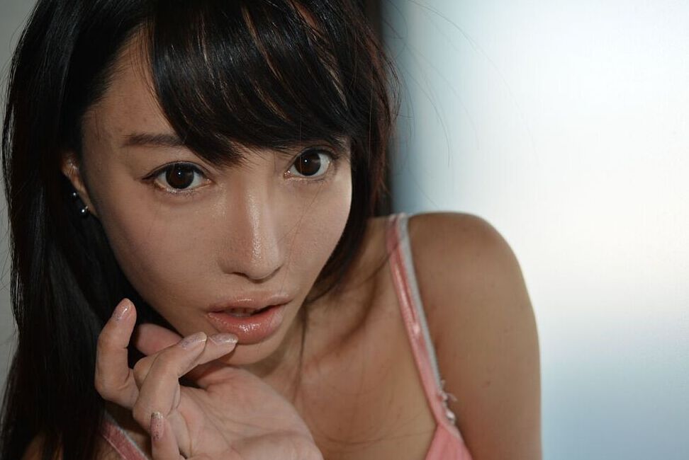 20P 素敵なジャグスを持つアジアの女の子逢沢はるかがセックス後に陰部に中出しされる