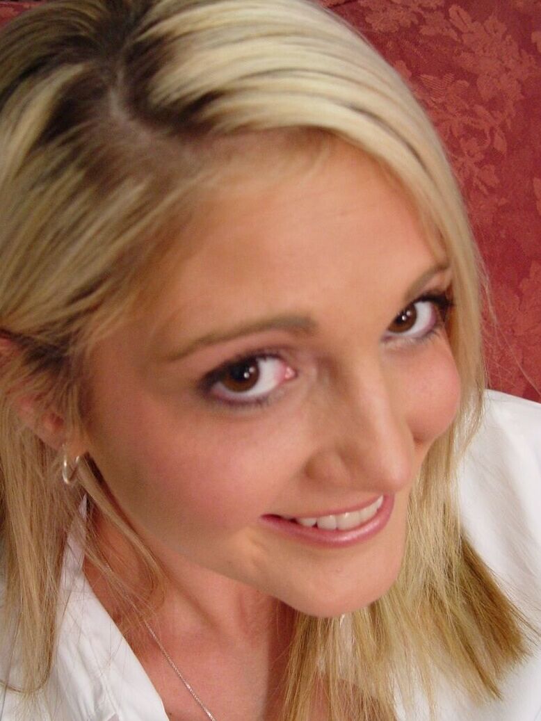 20P White teen Spring Thomas bangs a BBC with her cuckold in a cage