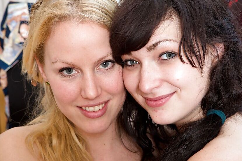 16P Beautiful lesbians Misha and Rose D rubbing each other's clits