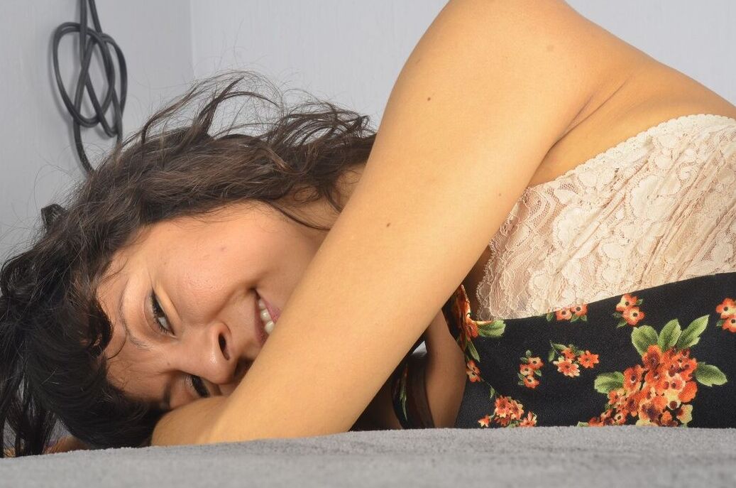 18P Clothed brunette Vivi Marie quickly strips to showcase her beaver