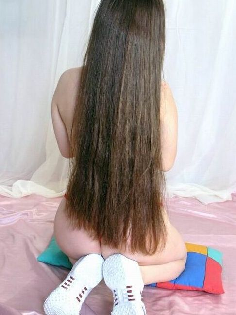 15P Adorable teen Bea eats an apple while stripping to her running shoes
