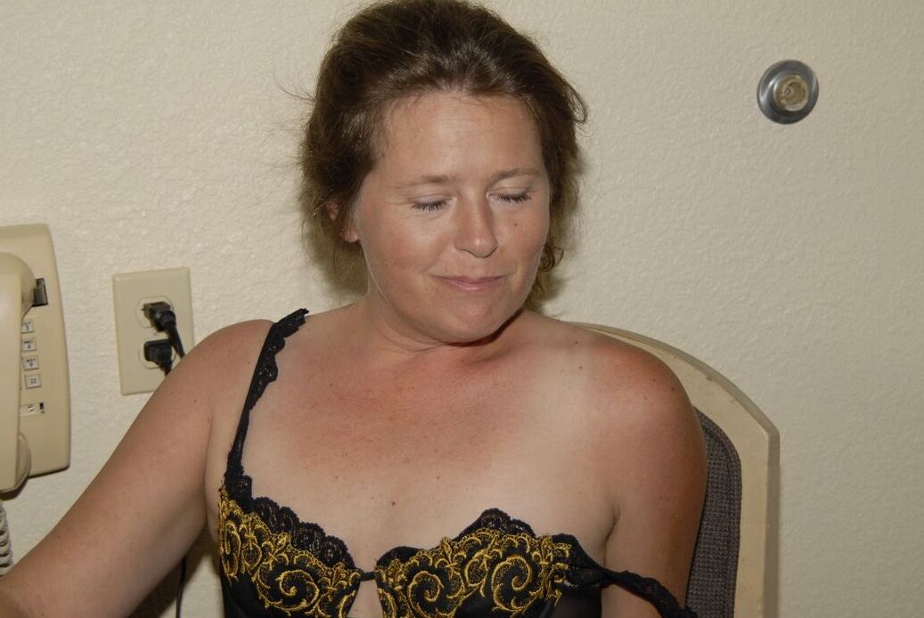 21P MILF amateur bronceada Tough Nutt mama una BBC