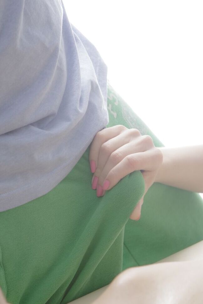 21P La joven rubia July convierte una sesión de masaje en una escena de sexo anal duro