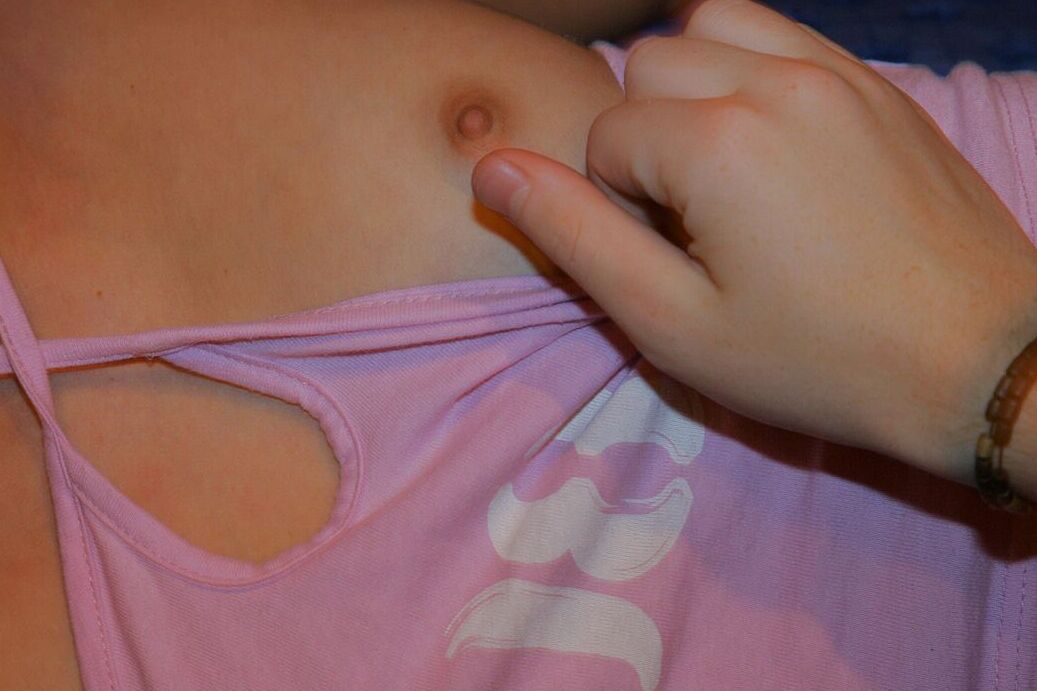 21P Amateur girl Tanya gets stripped by her guy before teasing with her ass