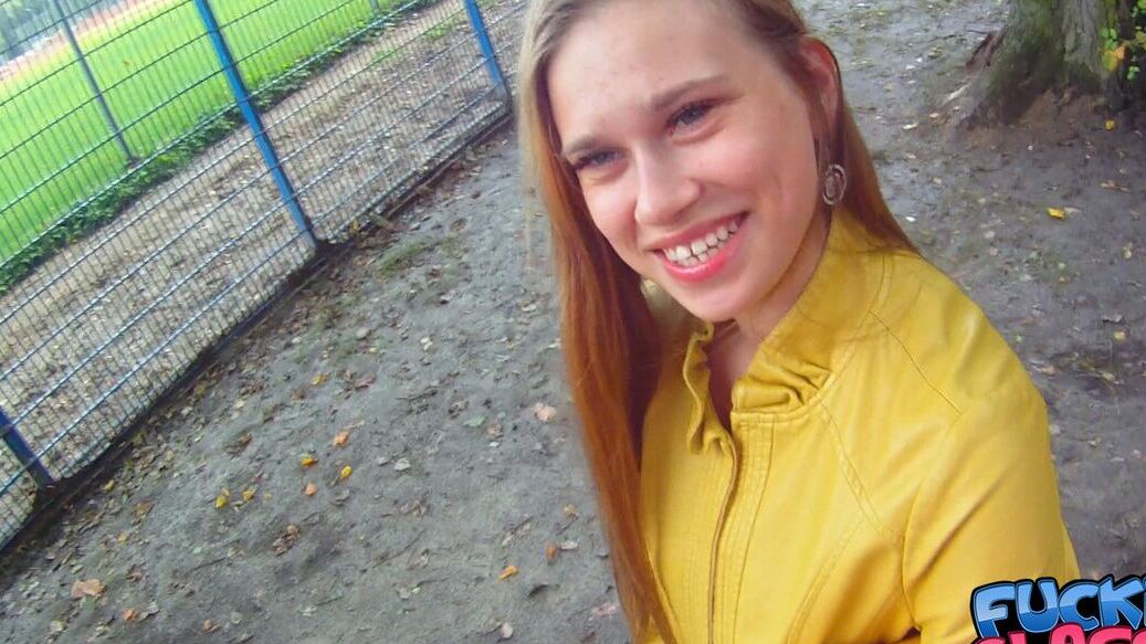 21P Adolescente Emma zampa la polla