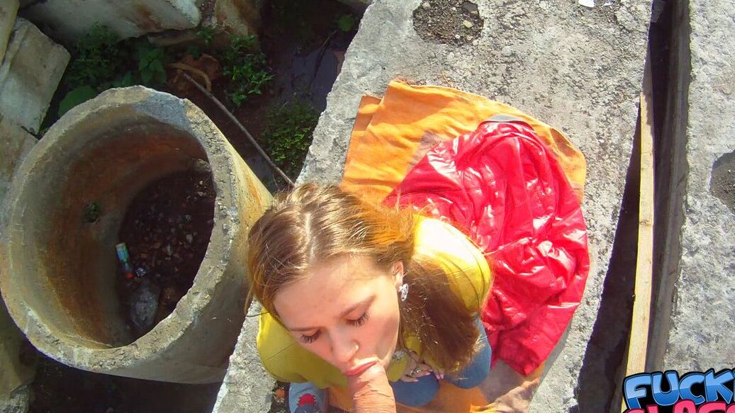 21P Adolescente Emma zampa la polla