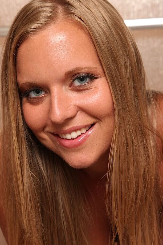 21P Karups Ciudad natal Aficionados Jessica Stone