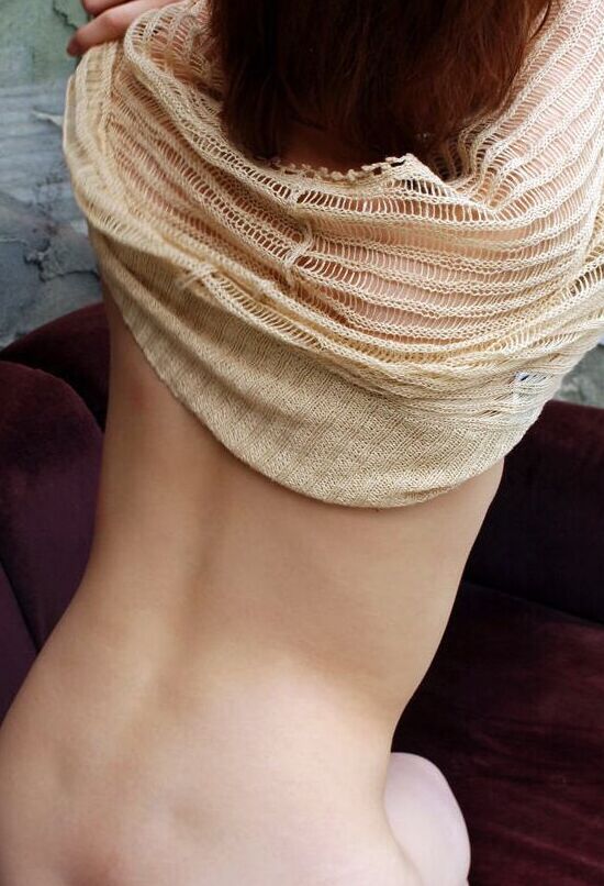 15P Short-haired asian amateur uncovering her tempting curves