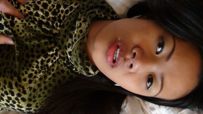 18P Linda gata latina Joanna provocando sua buceta e mostrando incríveis habilidades de boquete