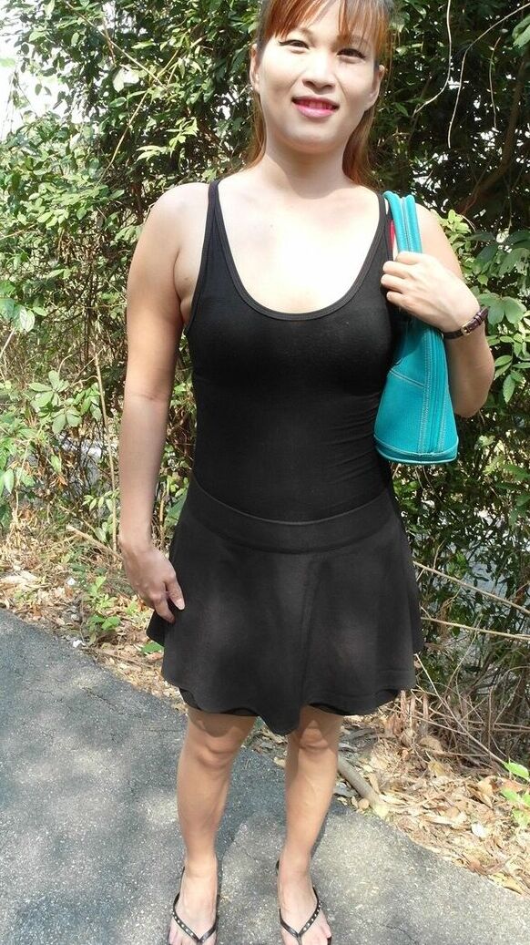 20P Sweet Thai girl fucks a Farang for money that is badly needed by her family