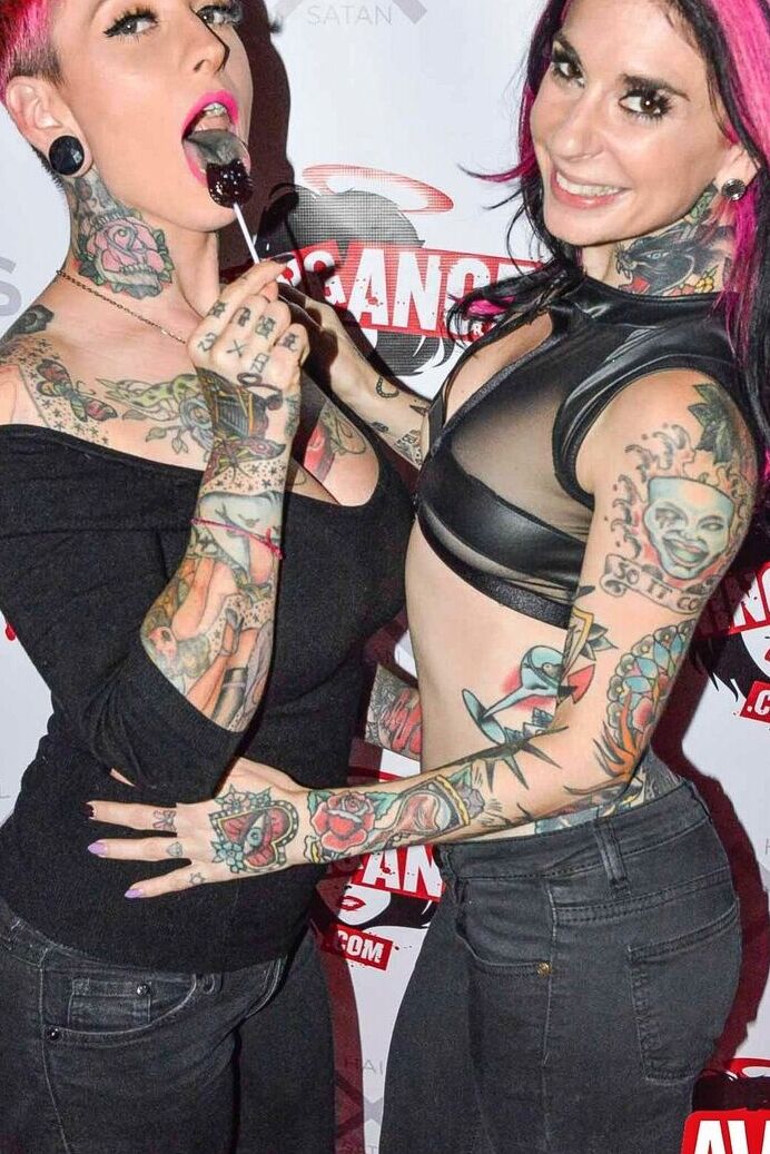 17P Rainhas da tinta super sexy comemoram com festa fetichista em festa de aniversário selvagem