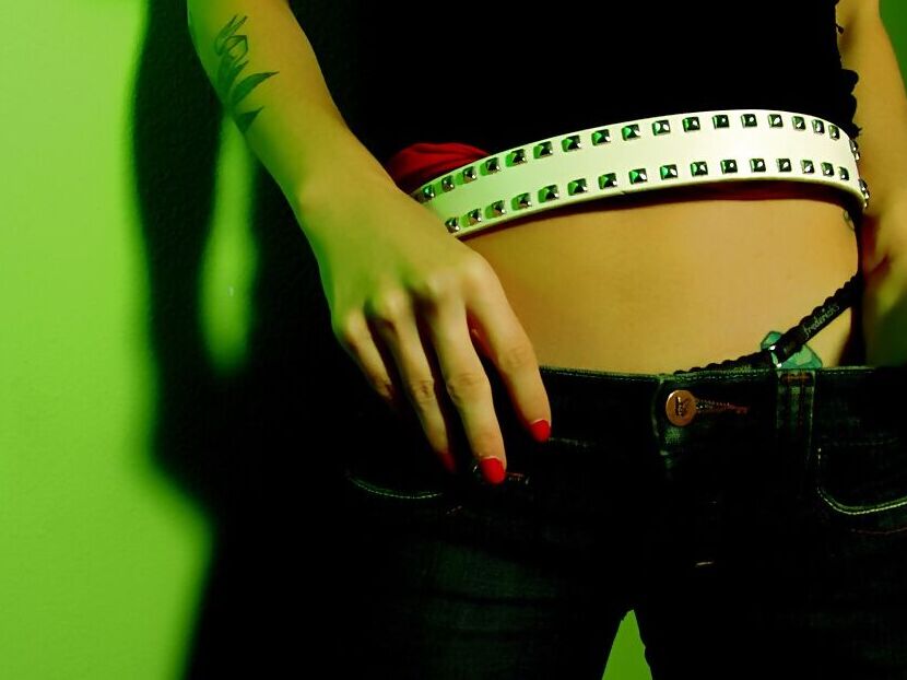 16P La nena amateur Joanna Angel tiene grandes tetas sexys y un bonito tatuaje