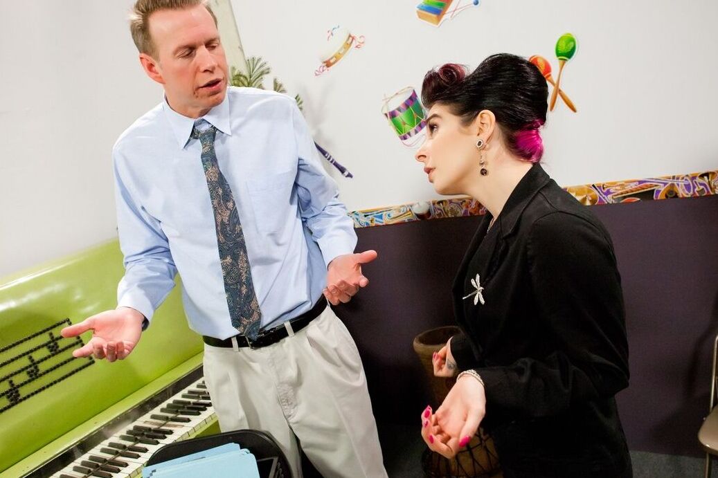 La directora de 17P MILF Joanna Angel follada en su precioso coño por el profesor de música
