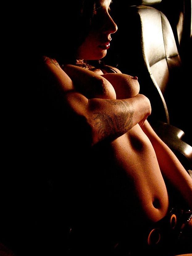 16P A gata amadora Joanna Angel mostra sua buceta milf em close