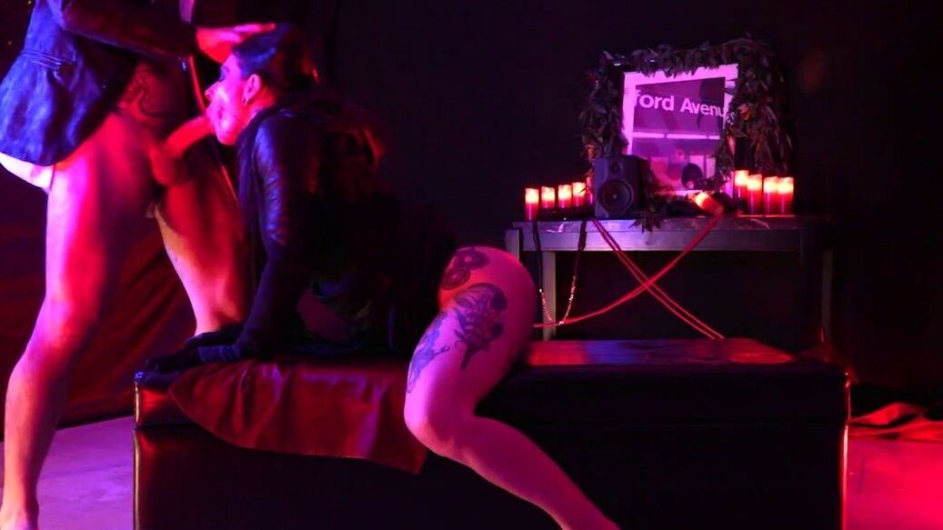 21P Anjo Ardente Joanna Angel, Mãos Pequenas