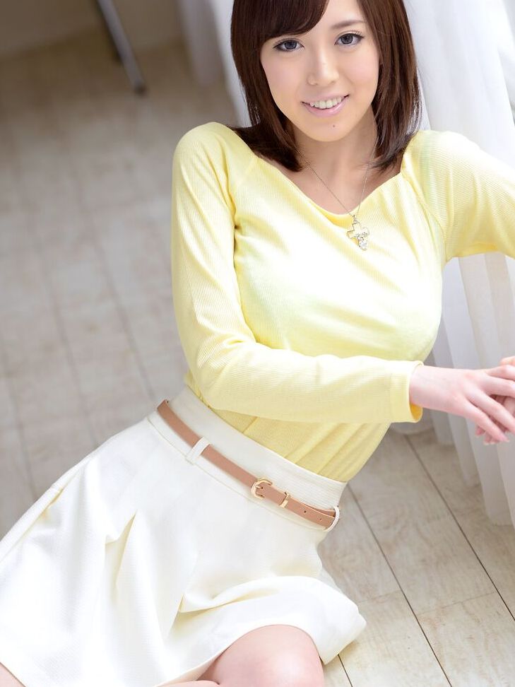 21P Shiori Yamate, jolie fille asiatique mince, profite d'un sexe passionné en POV