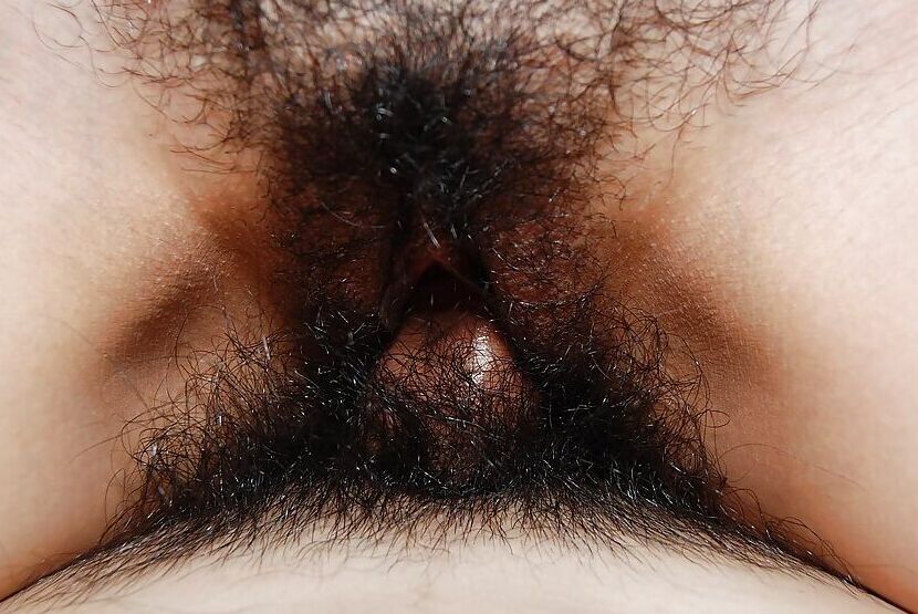 16P La jeune brune asiatique Haruka fait une pipe et se fait profondément baiser