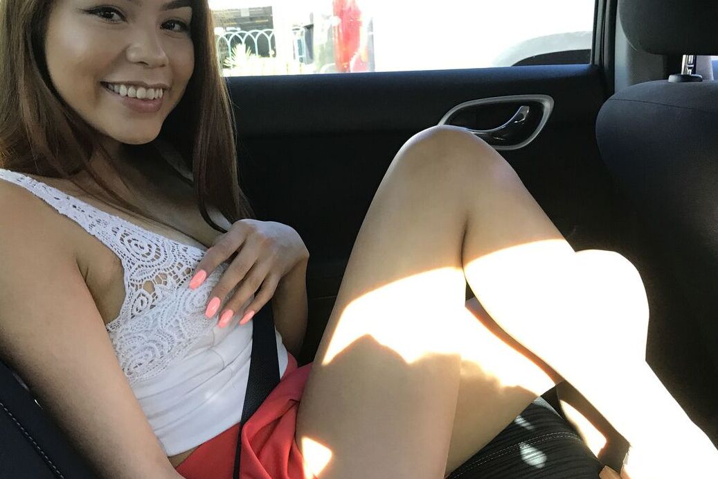 La novia asiática de 21P, Sami Parker, revela su cuerpo sexy