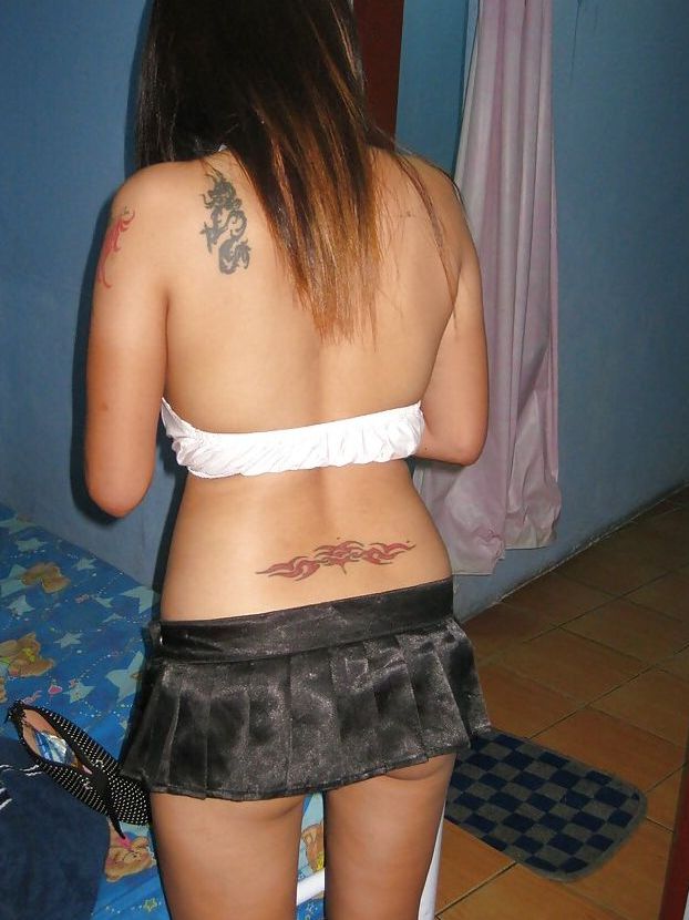 16P Impressionante garota asiática fazendo upskirt e sendo fodida hardcore