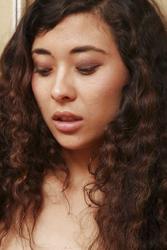 16P Buff Asian brunette Anika Love does a few good things to her cunny