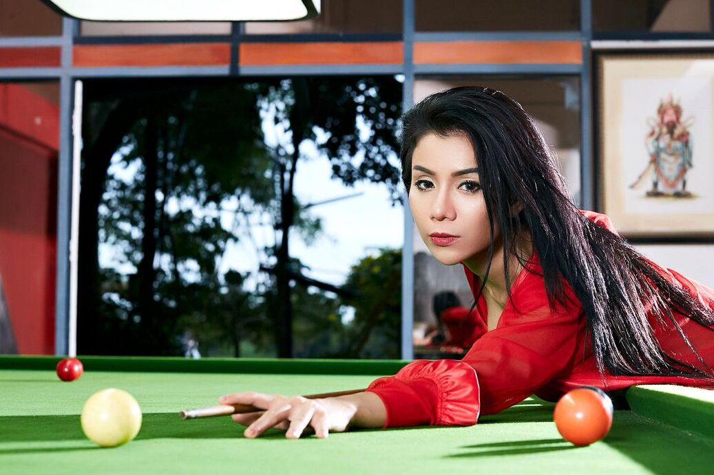 16P Beautiful Asian girl Aliyah gets naked on top of a snooker table