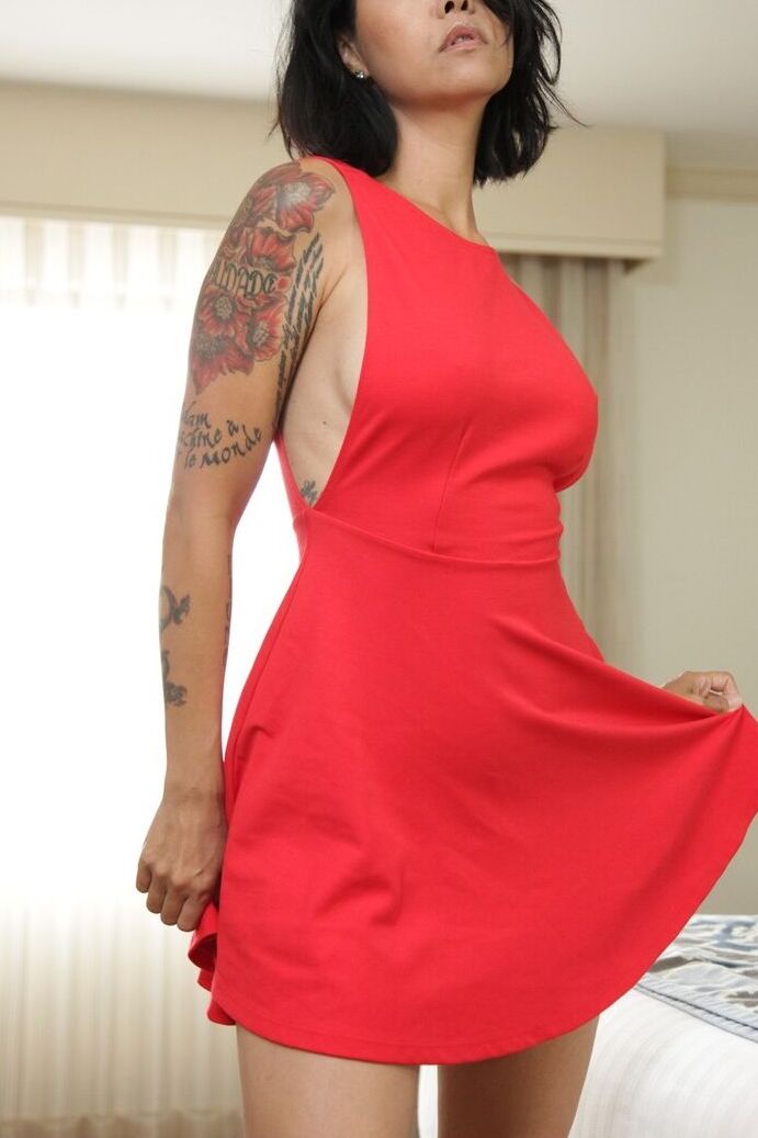 17P A asiática tatuada Dana Vespoli revela suas obras de arte coloridas