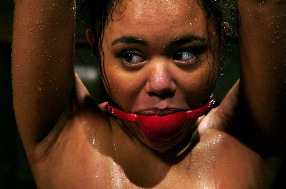 21P Esclavitud del agua Annie Cruz, Claire Adams