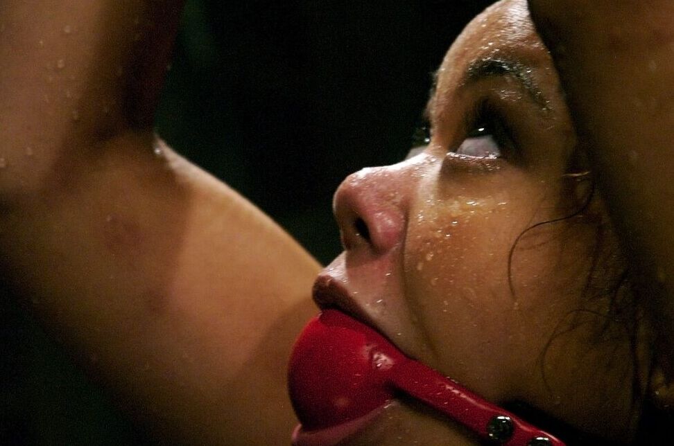 21P Esclavitud del agua Annie Cruz, Claire Adams