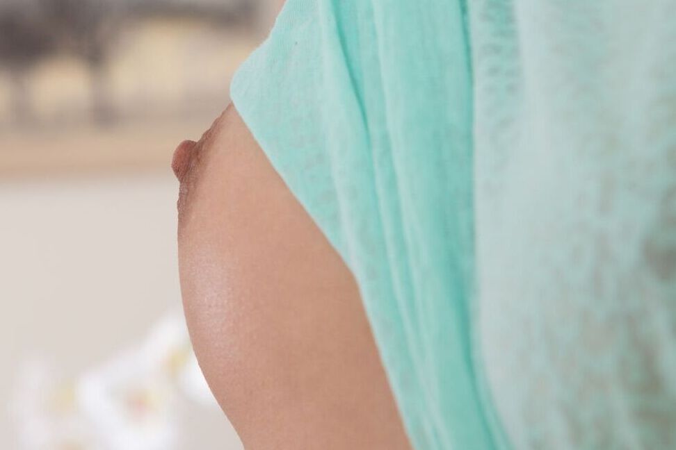 16P A adolescente gostosa Raven D exibe seu corpo gostoso sem nenhuma roupa