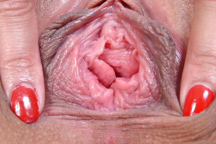 16P Latina first timer Mila Jade exposing shaved pussy and clitoris outdoors