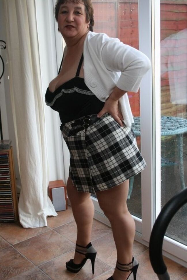 16P MILFBBWCon curvasTetas GrandesVoluptuosaGrande