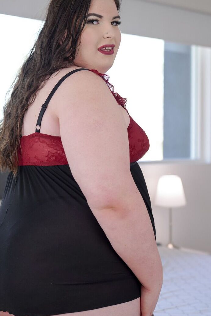 16P TGirl BBW Madame Morgan