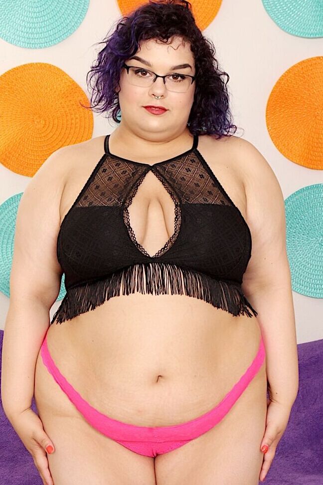 16P Overweight chick Simone Debu masturbates in the nude while wearing glasses