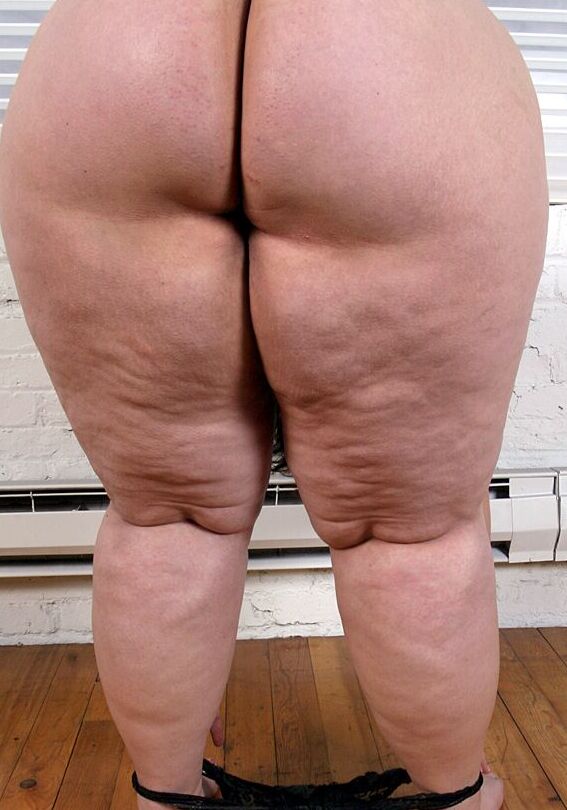 16P SSBBW エリン・マコーミックがハメ撮りフェラ中に顔に精液をぶっかけられる