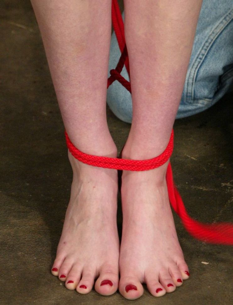21P Hogtied Kory Vixen, Thane