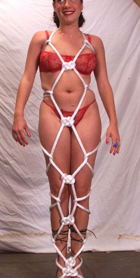 18P Analiese Hogtied, Danarama