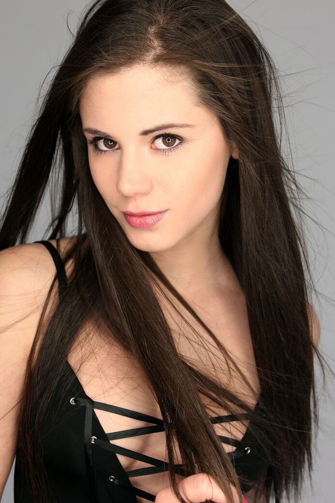 20P Adolescentes gostosas glamourosas garotas mostrando seus lindos peitos