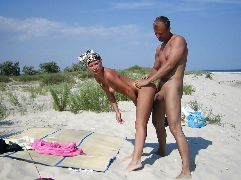 16P Foda caseira na praia com uma namorada sexy e seu namorado com tesão