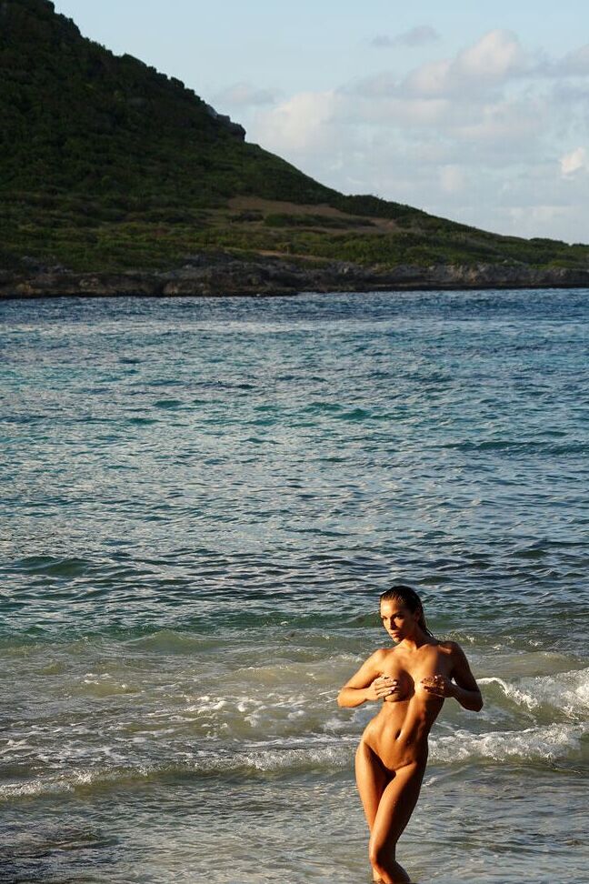 16P Femjoy Amber A