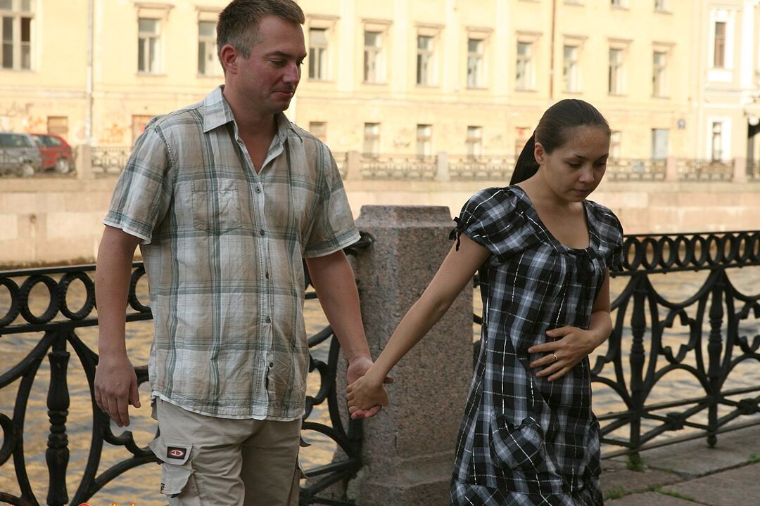 12P Сладкая юная брюнетка делает минет