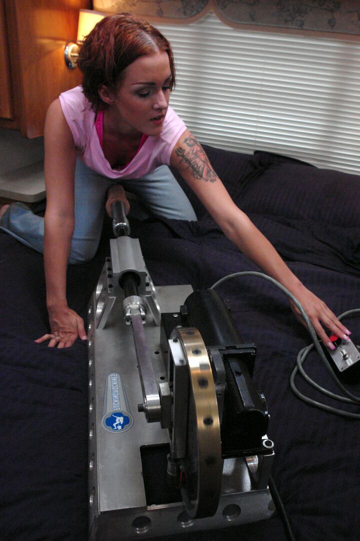 21P 35yo hottie Sara Faye strips and opens her muff for a dildo machine
