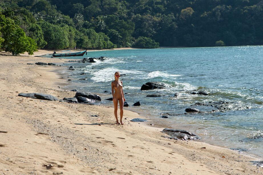 16P Atemberaubender 18 Delilah Nude