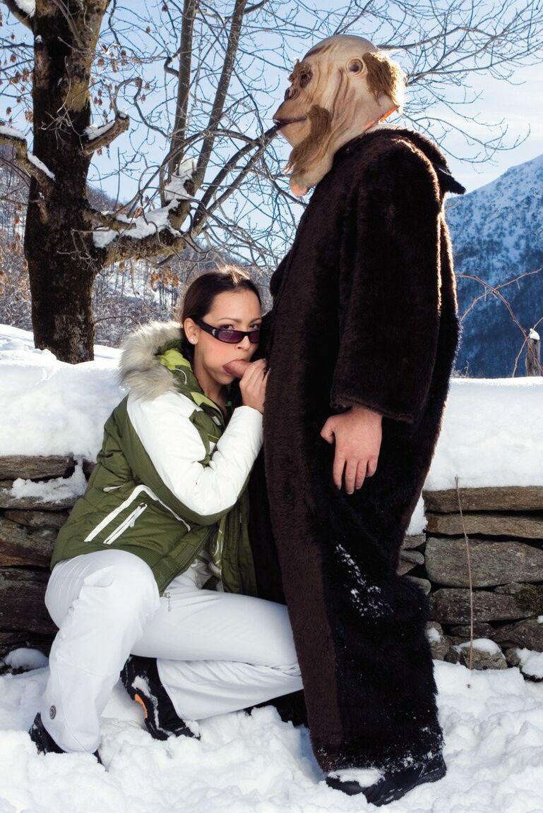 13P Pigtailed brunette Sabrina Sweet deepthroats & fucks a masked dude in the snow